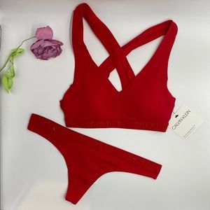 NEW Calvin Klein Lightly lines monochrome Bralette Thong Set